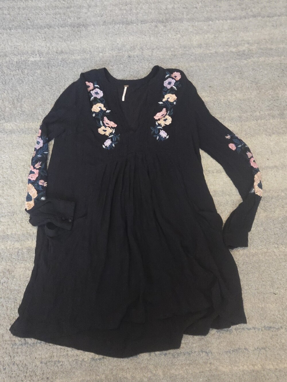 Free People Black Embroidered Floral Boho Mini Dress Tunic Pockets Medium M